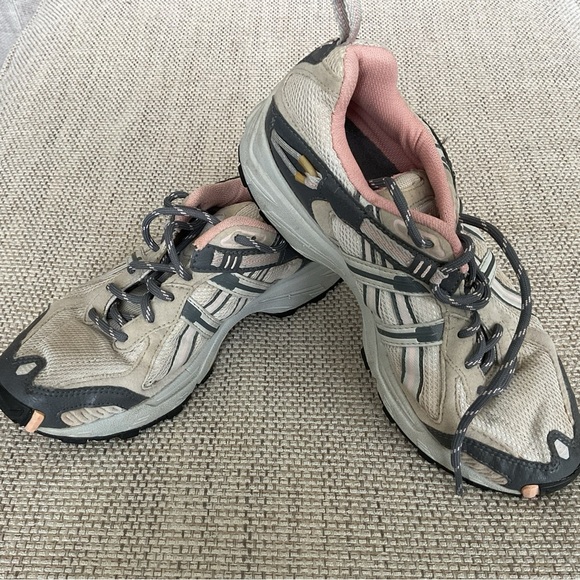 Asics Trail Women’s Size 6.5 - Picture 1 of 5